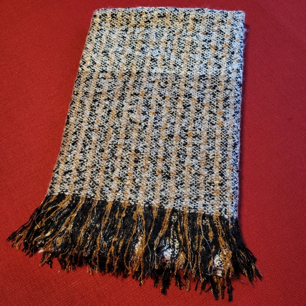 Vera Wang Soft Scarf/Wrap